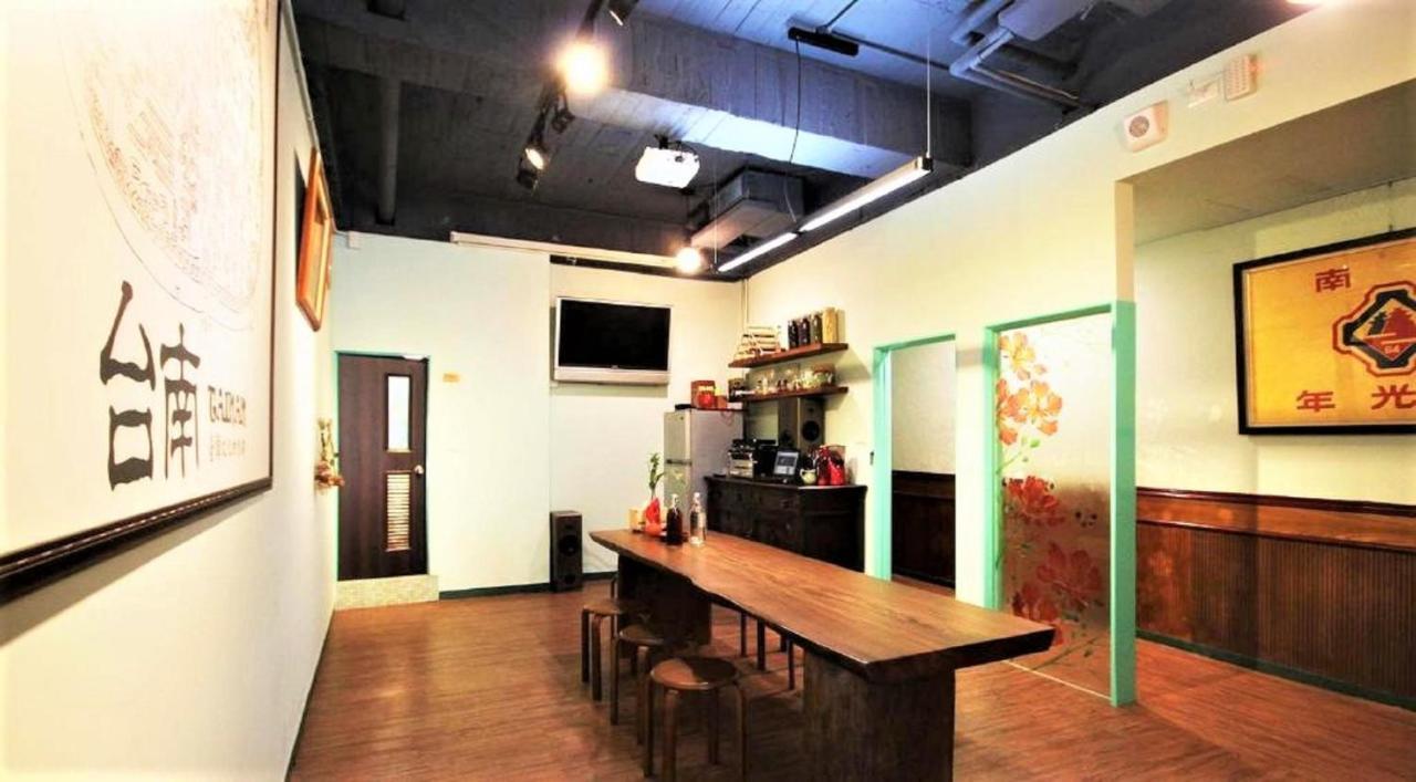 Dongning Atlas Hotel Tainan Exterior photo